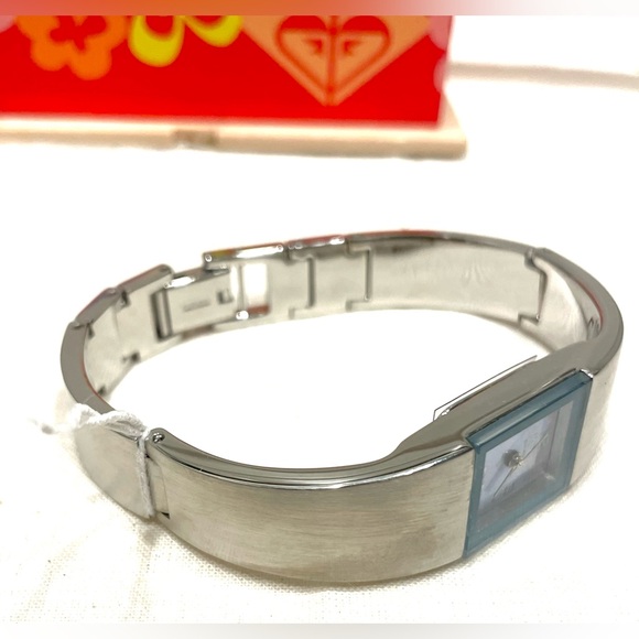 NIB ROXY Vintage Small Square Blue and Silver Women’s Watch - Picture 3 of 4